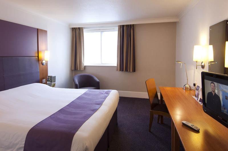 Premier Inn Coventry East Екстериор снимка
