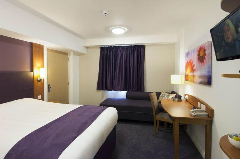 Premier Inn Coventry East Екстериор снимка